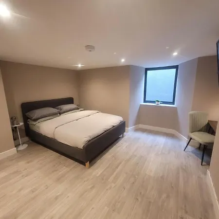 Quiet Basement Flat Near Train Station & Centre * Bristol