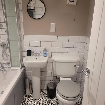 Quiet Basement Flat Near Train Station & Centre Bristol